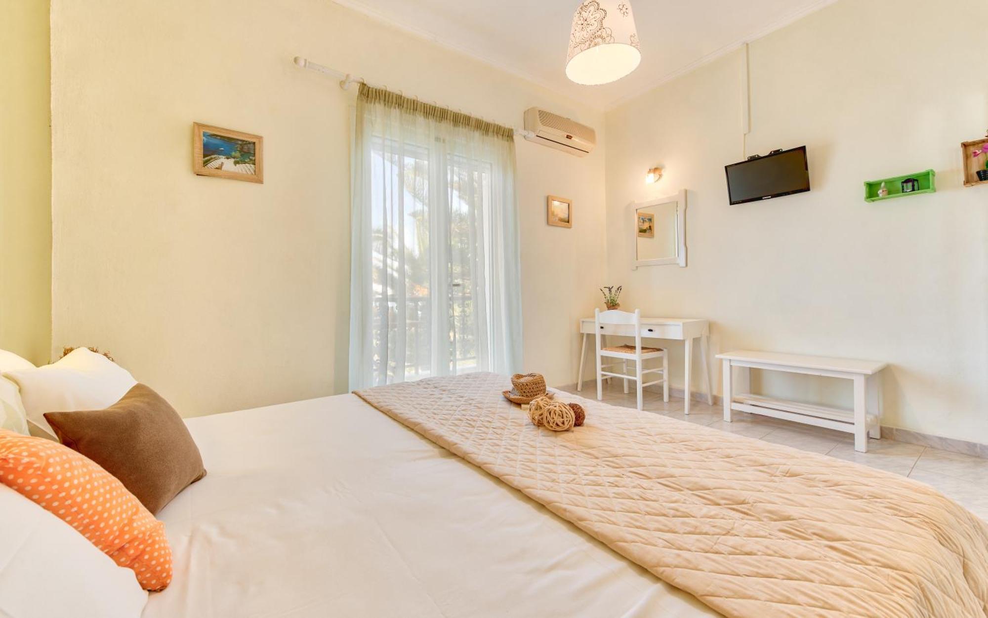Panorama Studios&Apartments Amoudi Bagian luar foto